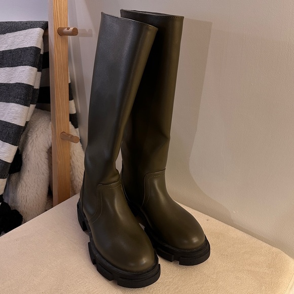 Green lug sole boots - Picture 3 of 6